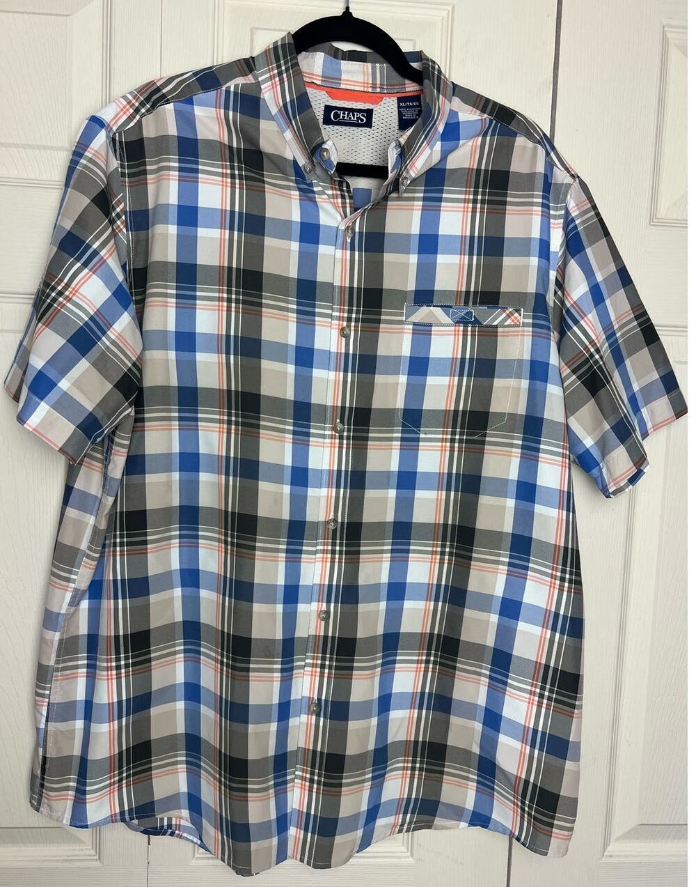 Chaps Men's Short Sleeved Button Up Beige Blue Plaid Shirt Size XL Chest Pocket